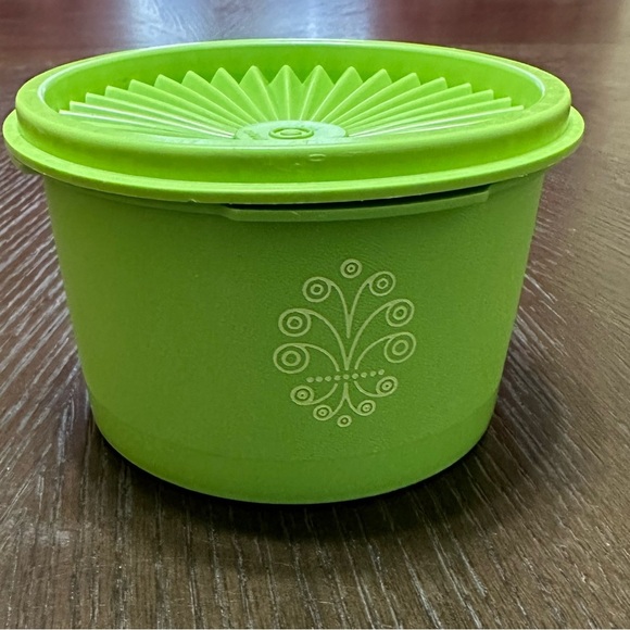 Tupperware Other - Vintage Tupperware Servalier Canister 1297, Small Green Accordion Lid